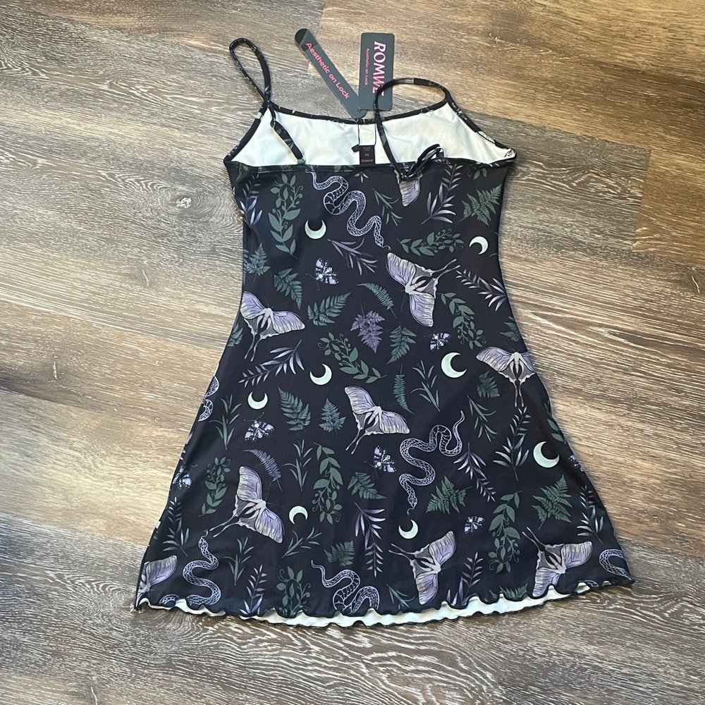 ROMWE Black Slip Dress with Moon, Snake & Moth Print - Picture 6 of 6